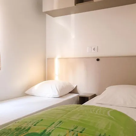 A Avec Piscine Partagee Prázdninový dům *